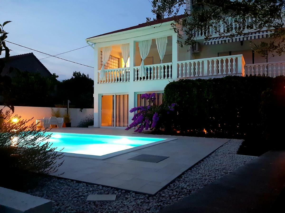 Holiday Home Villa Emma Debeljak Ngoại thất bức ảnh